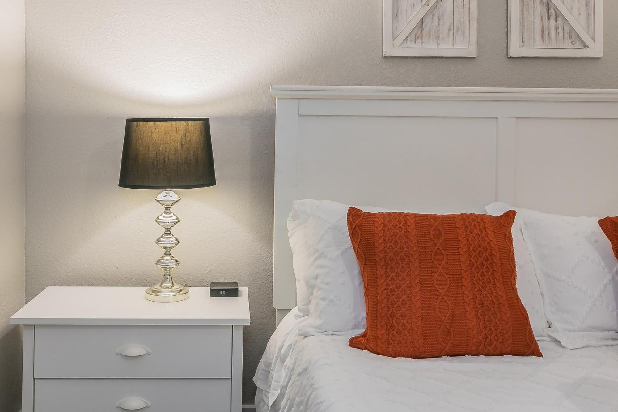 Cozy 2Br Farmhouse Apt - Sleeps 8 - Free Parking! أرلينغتون المظهر الخارجي الصورة