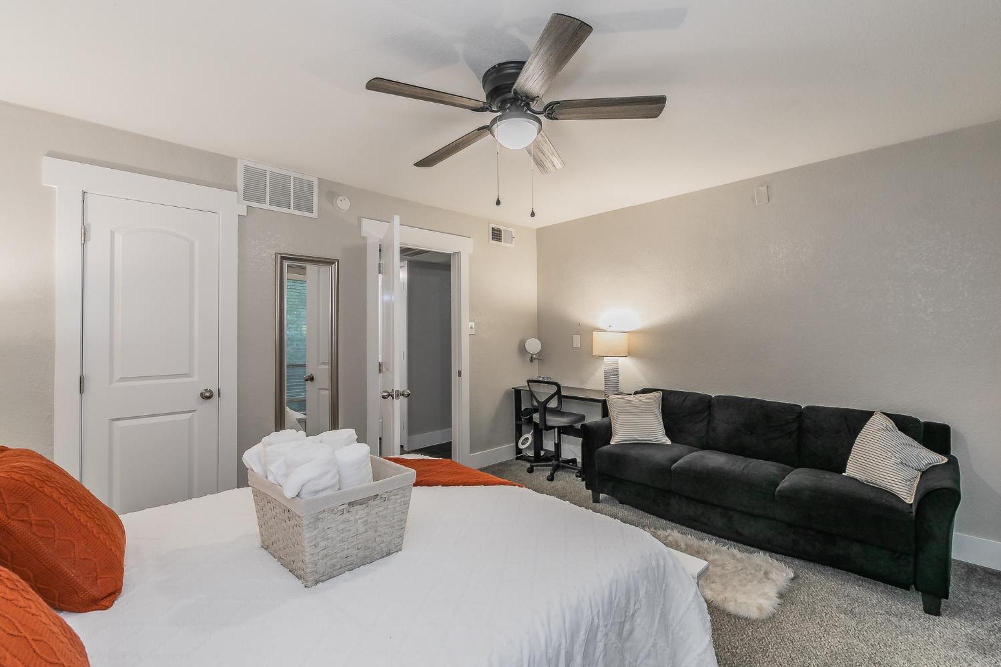 Cozy 2Br Farmhouse Apt - Sleeps 8 - Free Parking! أرلينغتون المظهر الخارجي الصورة