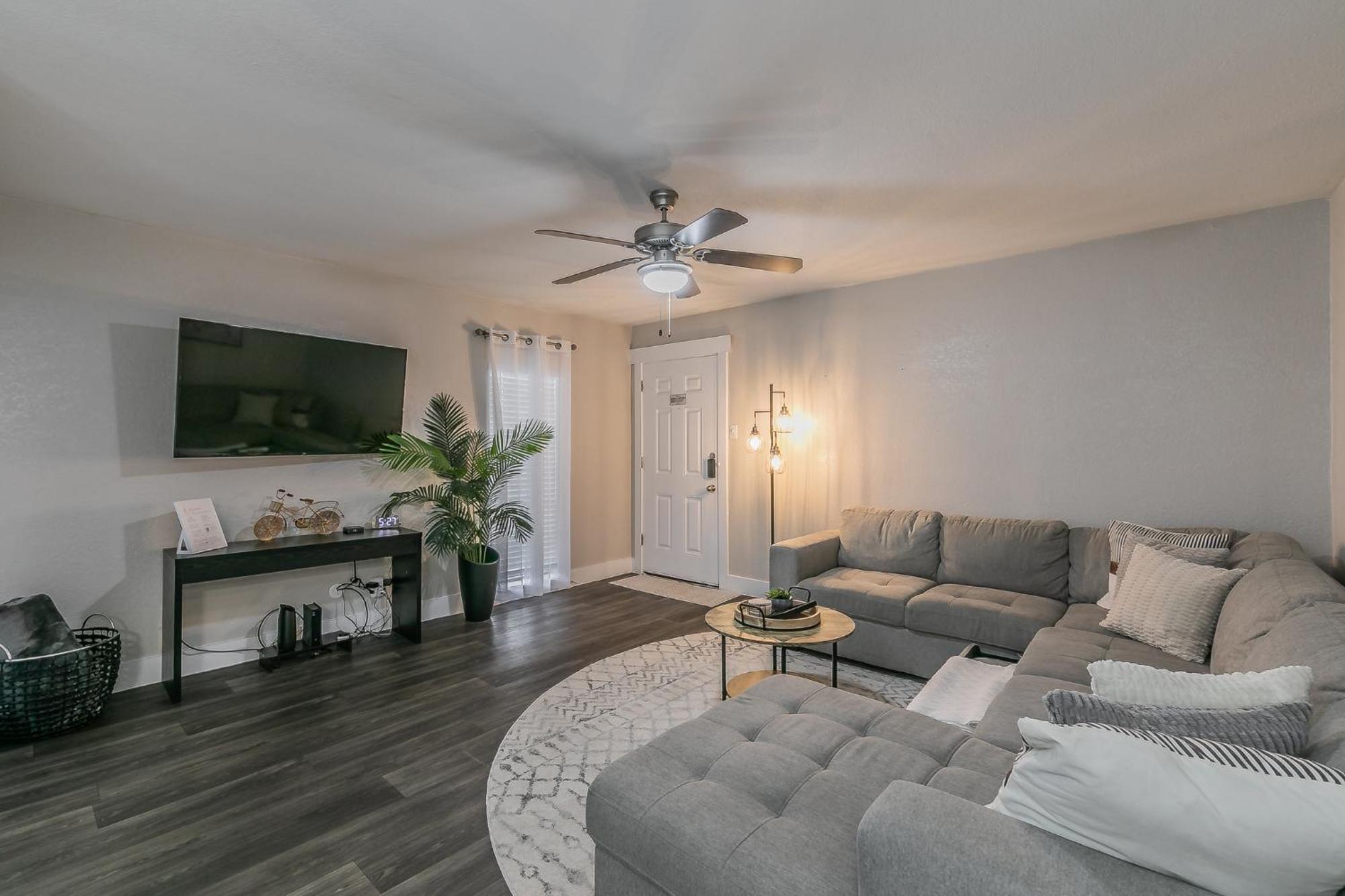 Cozy 2Br Farmhouse Apt - Sleeps 8 - Free Parking! أرلينغتون المظهر الخارجي الصورة