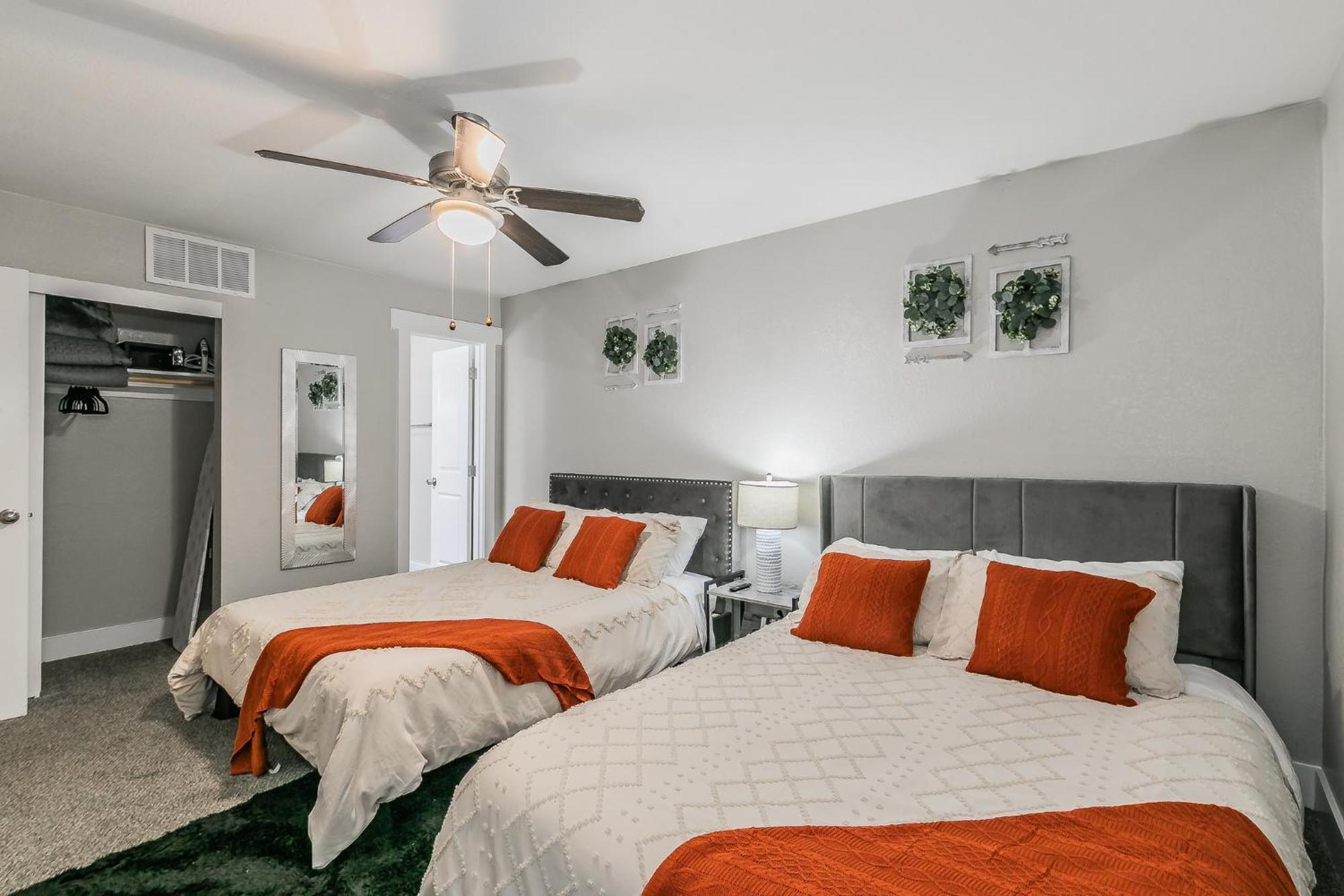 Cozy 2Br Farmhouse Apt - Sleeps 8 - Free Parking! أرلينغتون المظهر الخارجي الصورة