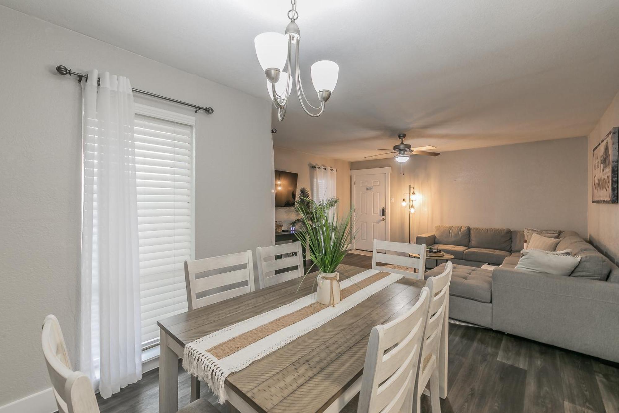 Cozy 2Br Farmhouse Apt - Sleeps 8 - Free Parking! أرلينغتون المظهر الخارجي الصورة