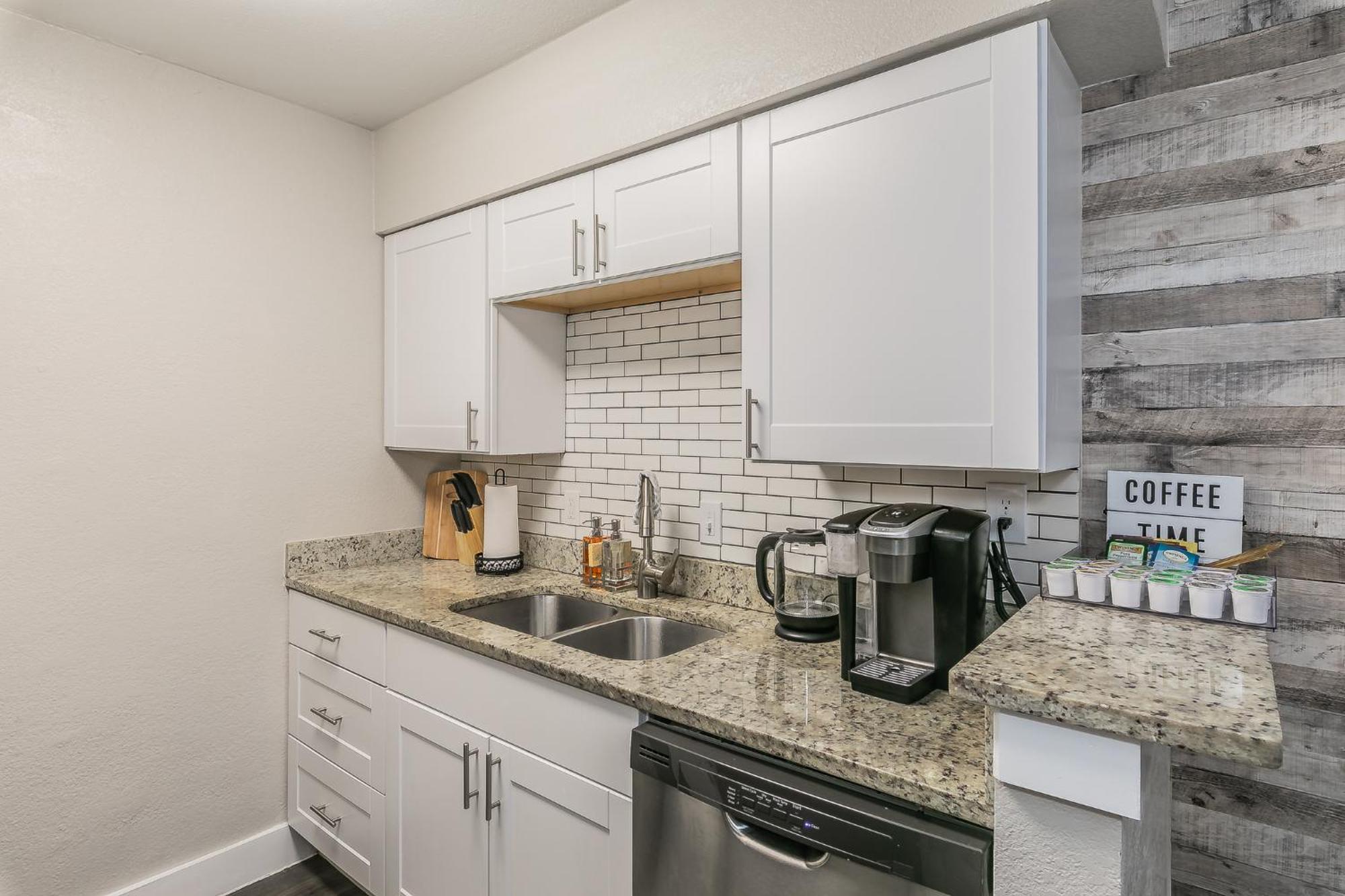Cozy 2Br Farmhouse Apt - Sleeps 8 - Free Parking! أرلينغتون المظهر الخارجي الصورة